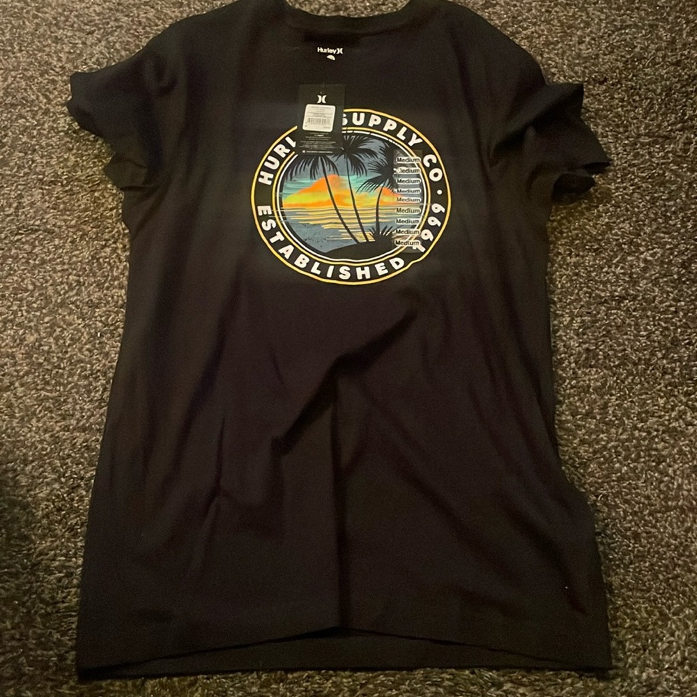 NWT black Hurley women’s size med screen tee